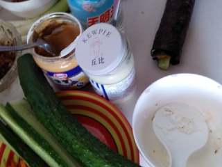 1、。紫菜包饭。（寿司）,准备好配料