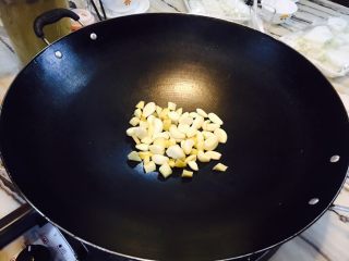 1、火焰醉鹅,干锅,放下大蒜一碗