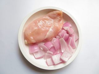 7、兔子趣味便当,准备好便当要用到的家常菜食材