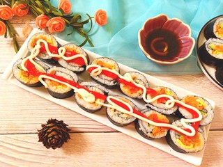 24、辣白菜肉松寿司卷,成品图