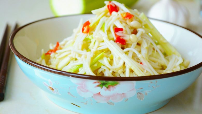 金针菇拌葫芦丝嫩滑清脆爽口回甘