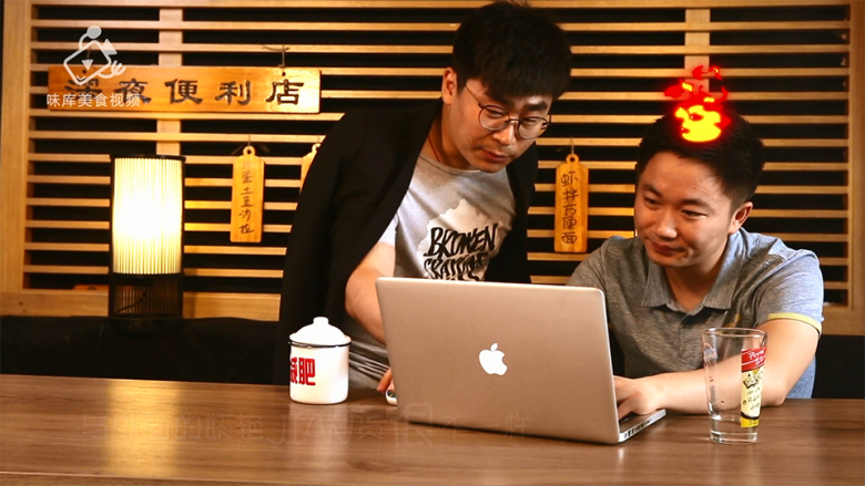 深夜便利店深夜开会沙拉