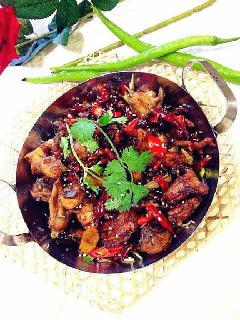 客人看到这道菜绝对会大喜香辣干锅鸡超简易美味做法