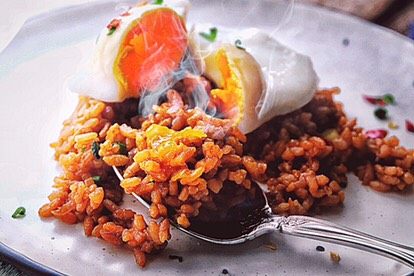 十分钟无油又过瘾的香辣酱油炒饭拌饭