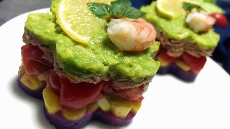 绿色美食五彩沙拉塔