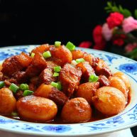 小土豆炖肉