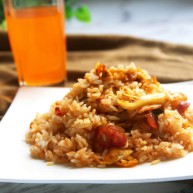 辣白菜鸡蛋腊肠炒饭