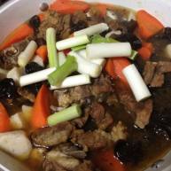 自制少辣羊肉火锅