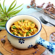 一碗面条豆芽肉丝面