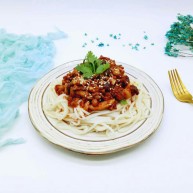 一碗面条＋花生酱蟹味菇肉丁面