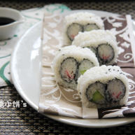 双拼里卷寿司