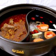 什锦海鲜羊蝎子鸳鸯火锅