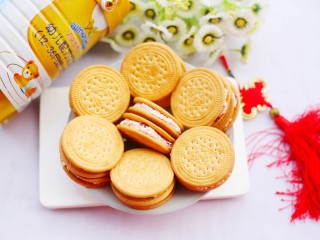 10、外脆里软的牛轧糖饼,趁热非常好吃。