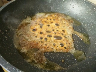 13、双色红薯条,小火炒到轻微琥珀色