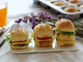 16、黄豆粗粮迷你汉堡,元气满满的早餐首选