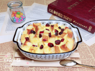 14、鸡蛋牛奶布丁,一碗浓郁朗姆酒香的鸡蛋牛奶布丁就烤好了，好好享受吧！