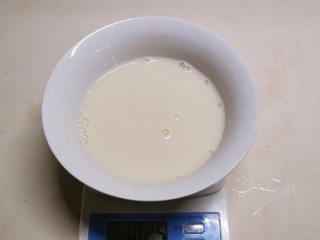 4、苹果布丁,自制豆浆称重备用