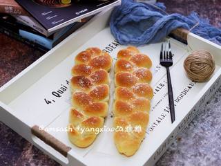 13、淡奶油辫子面包,成品图