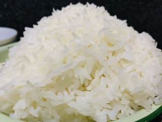 1、芥菜饭,剩米饭????一碗；