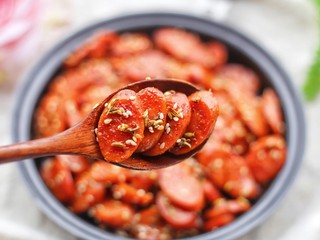 13、香辣孜然火腿,好吃到停不下来。