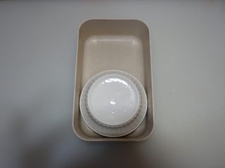 11、卡通狮子蛋烧便当「12」,找一个合适你便当盒的平底碗。