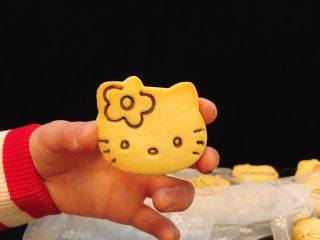 9、可爱KT小饼干,可爱哇？姐姐画的????