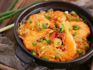 11、鲜虾粉丝煲,嗯，粉丝里面都是虾的香味，简直是太好吃了。