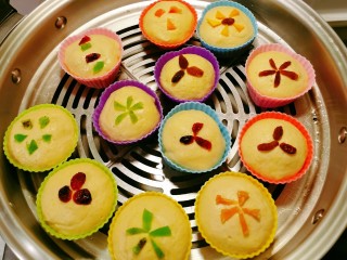 11、黄金小馒头,小馒头用水果干装饰增香 二次发酵