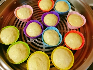 10、黄金小馒头,全部做好 放入蒸锅