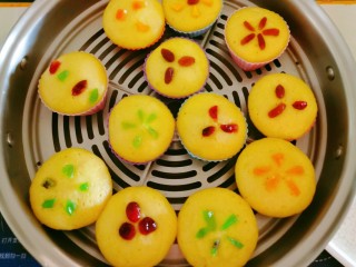 13、黄金小馒头,蒸好了 饱满 面发得很好