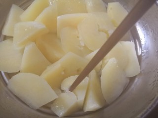 4、香烤土豆塔,大火蒸15~20分钟左右。