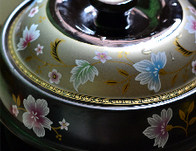 11、黄豆焖猪蹄,盖上盖,以小火焖烧