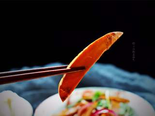 9、凉拌鸡蛋干(自制鸡蛋干),一盘美味的凉拌鸡蛋干就做成啦!简单易做又下饭,