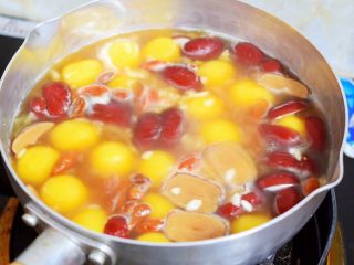 14、红糖酒酿南瓜小圆丸,等再次烧开时即可关火