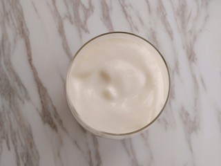 8、奇异果香蕉思慕雪,到入酸奶