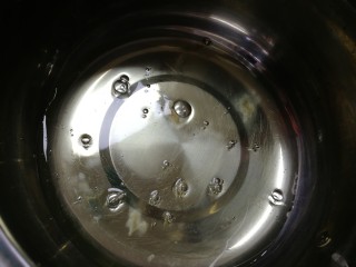 3、纸杯酸奶蛋糕,装蛋清的容器要干净，无水无油。