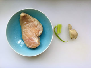 1、孜然鸡胸肉,所有用到的食材都在这里了；