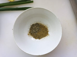 21、孜然鸡胸肉,再加一勺孜然粒；