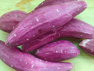 9、紫薯西米露,紫薯削皮