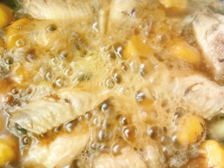 12、板栗烧鸡翅,大火烧开