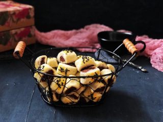 14、红豆沙小小酥,成品图