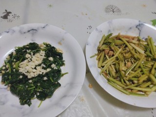 14、芹菜两吃(清炒芹菜vs凉拌芹菜叶),味道很好的家常菜~