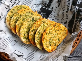 10、蒜香馒头片,香气四溢啊！