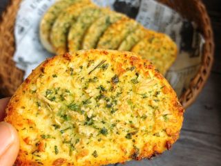 15、蒜香馒头片,学会了吗？动手做起来！