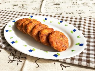 25、香煎肉末豆腐饼,肉末豆腐饼营养丰富，外焦里嫩，鲜香适宜，非常好吃~