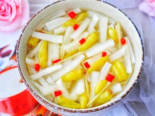 15、开胃爽脆的酸甜泡萝卜,喜欢的一定要试试哦。