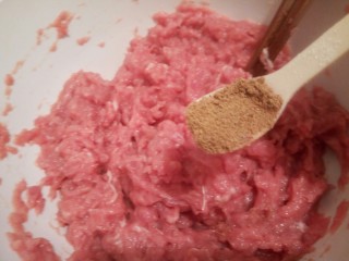 4、蛋抱韭菜饺子,十三香一勺