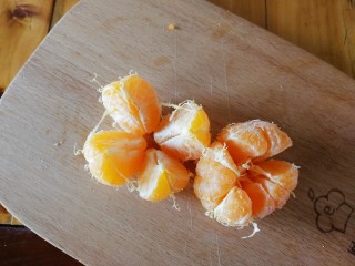 6、上班族美味营养减脂便当,沙糖桔剥去皮