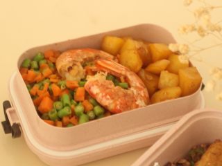 3、不辜负自己的便当,剩下都是清炒➕摆盘，花多一点点心思，会给你生活带来很多满足感哟