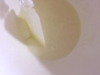 4、雪糕????????????……炎炎夏日带来阵阵清爽,搅拌均匀至融化